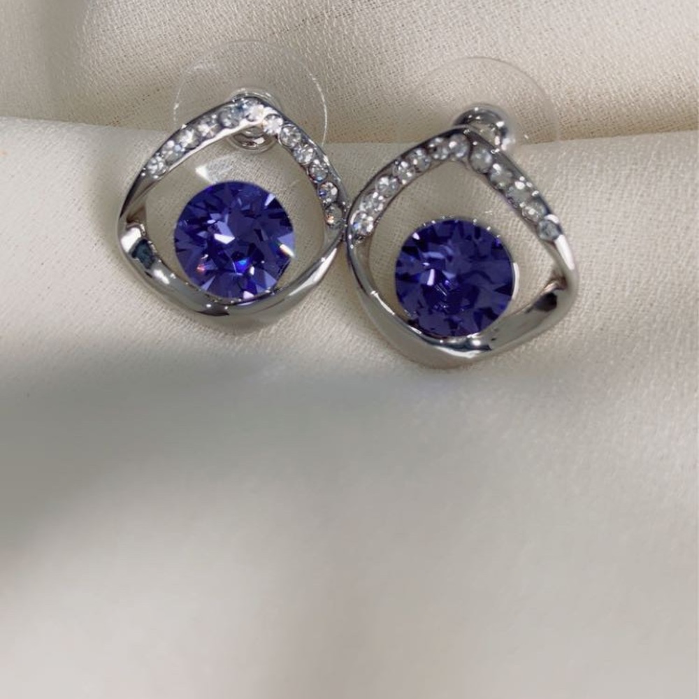 MOTHER’S DAY SALE 💐 Austrian crystal earring with silver rhinestones